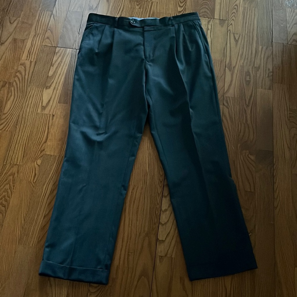 Nautica mens dress slacks. Waist 38, inseam is 32. Pleated front, cuffed legs.